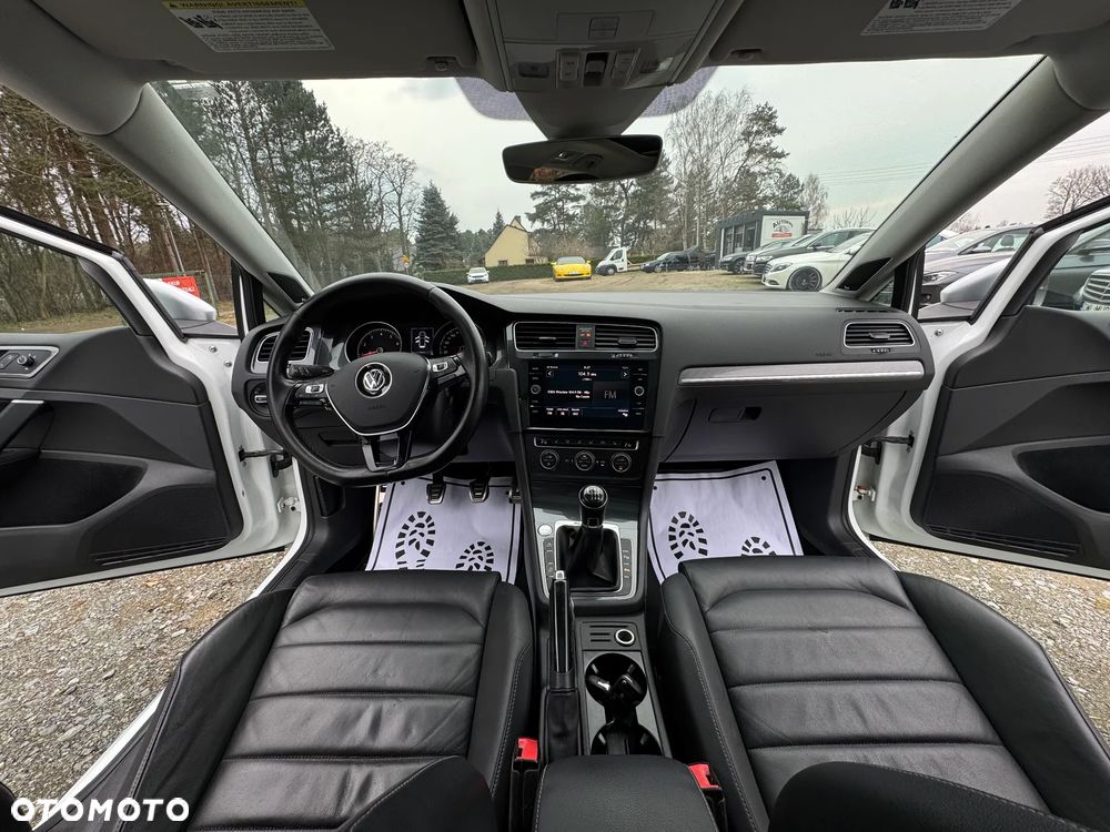 Volkswagen Golf - 30