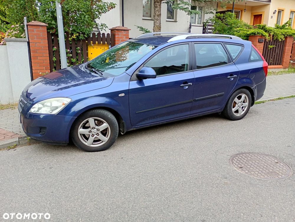 Kia Ceed 1.6 Crdi Comfort - 1