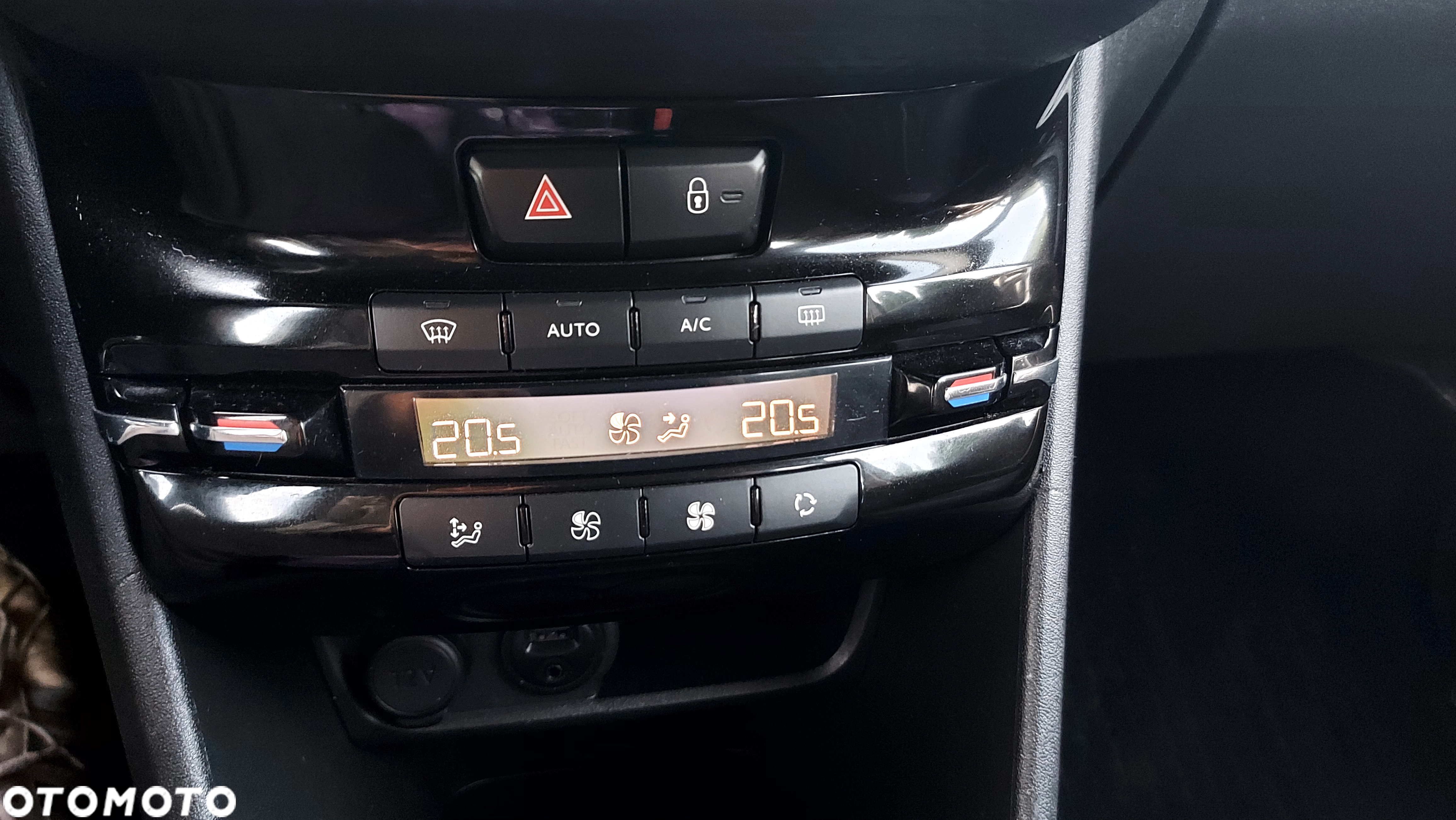 Peugeot 2008 - 6
