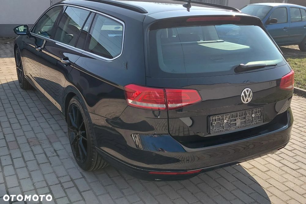 Volkswagen Passat - 4