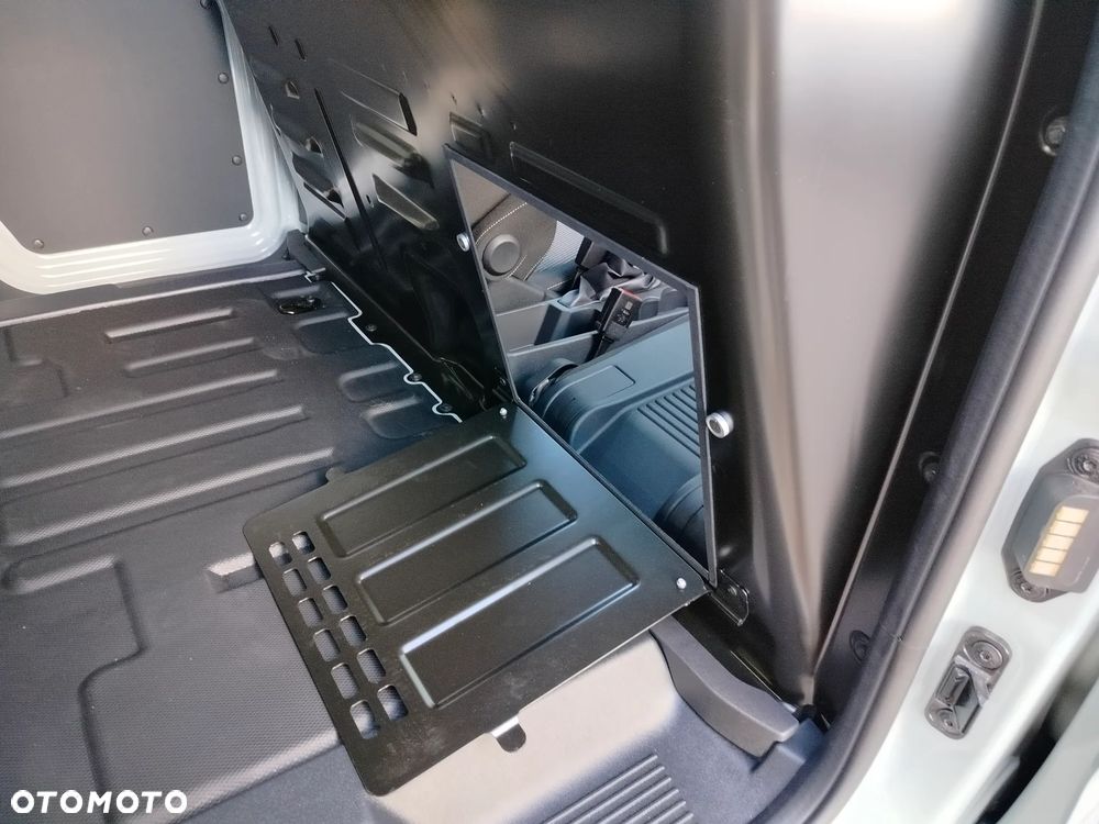Ford Transit Courier - 8