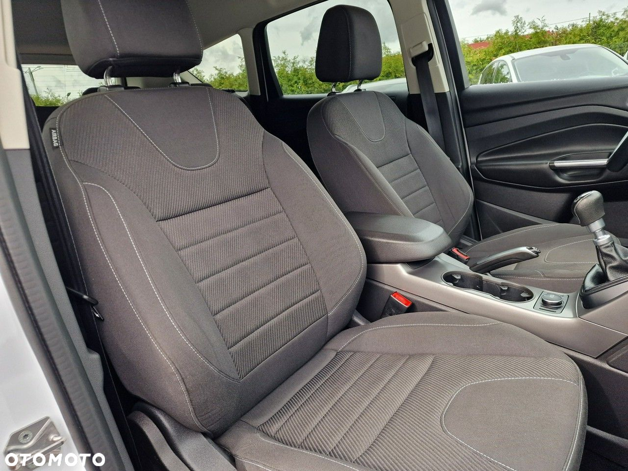 Ford Kuga 1.6 EcoBoost 2x4 Trend - 23