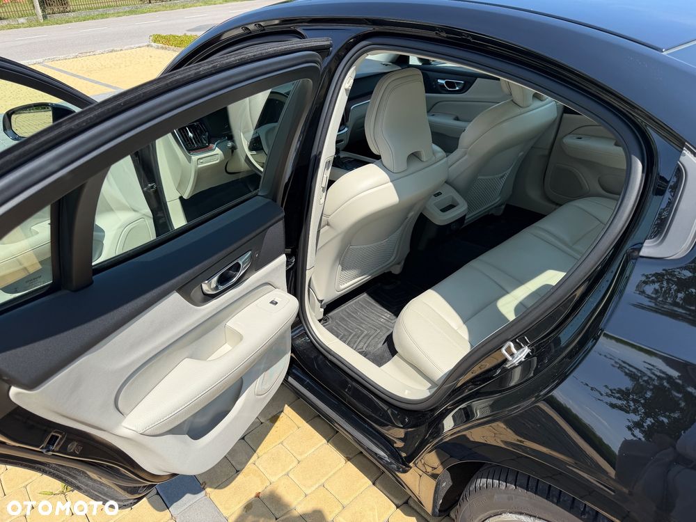 Volvo S60 T6 AWD Momentum Pro - 11