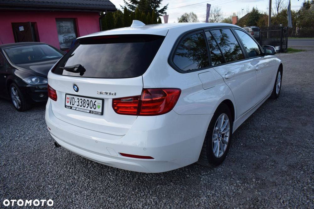 BMW Seria 3 320d DPF Edition Exclusive - 4