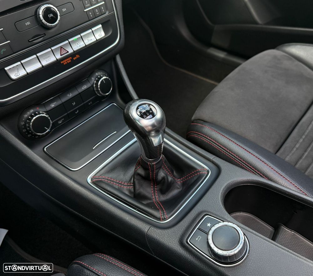 Mercedes-Benz CLA 180 d Shooting Brake AMG Line - 12