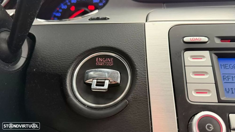VW Passat 2.0 TDI Sport - 22