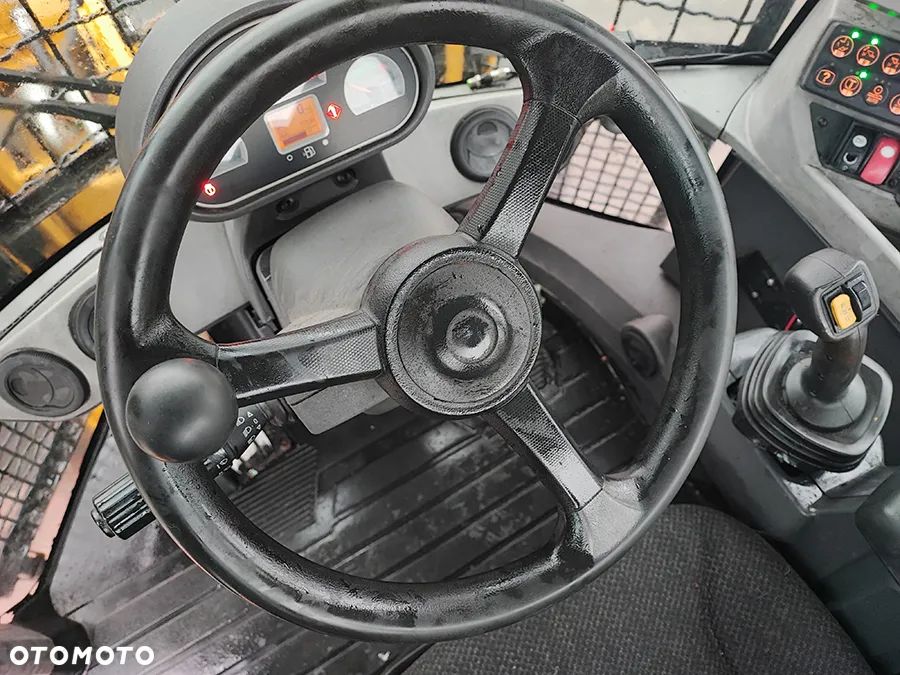 Caterpillar 930K - 13