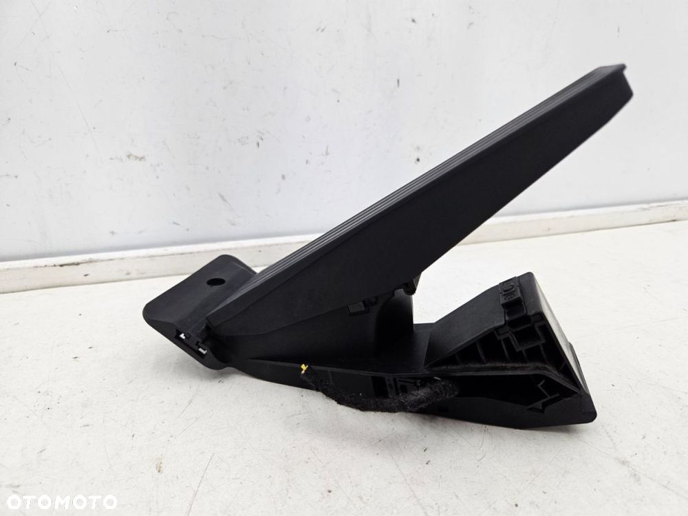 Pedał gazu BMW X5 E70 E90 E87 E60 E61 F10 F02 04-12r. potencjometr 6789998 - 4