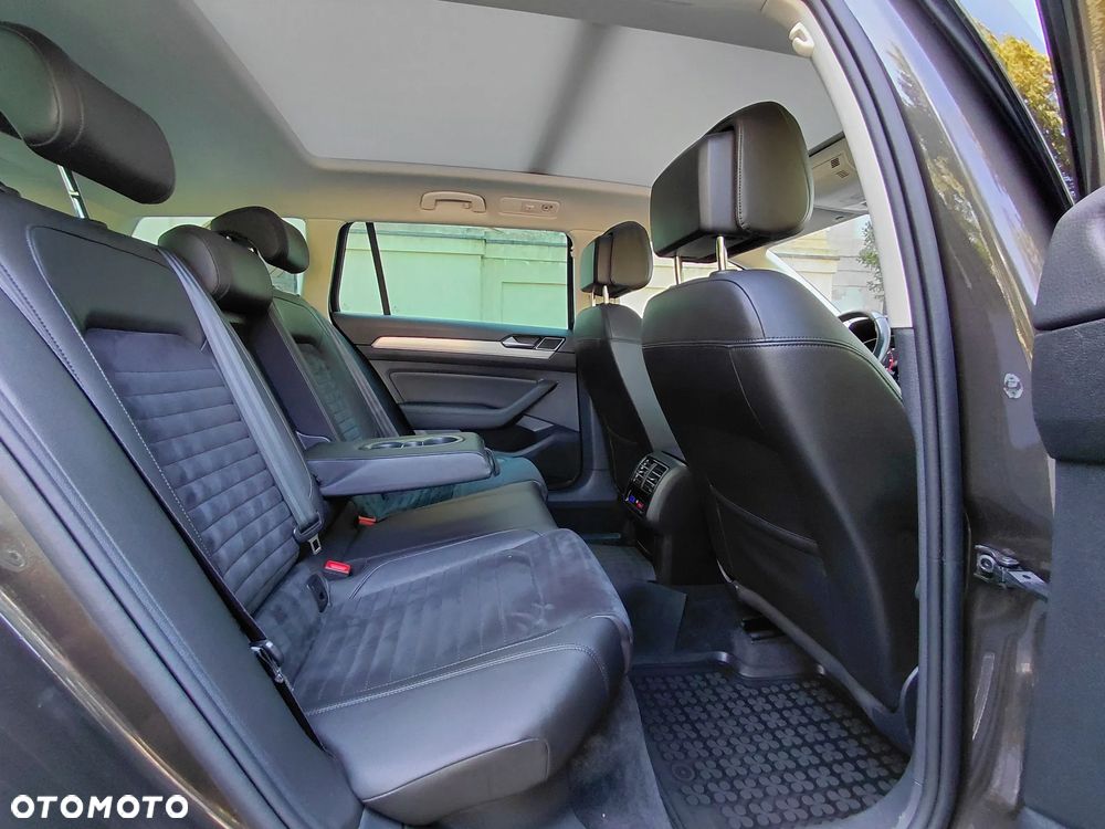 Volkswagen Passat 2.0 TDI (BlueMotion Technology) Highline - 24