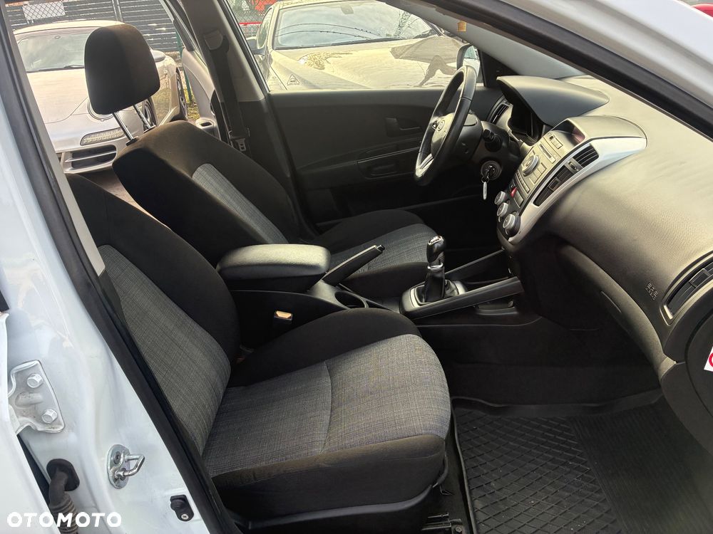 Kia Ceed 1.6 Crdi M - 14