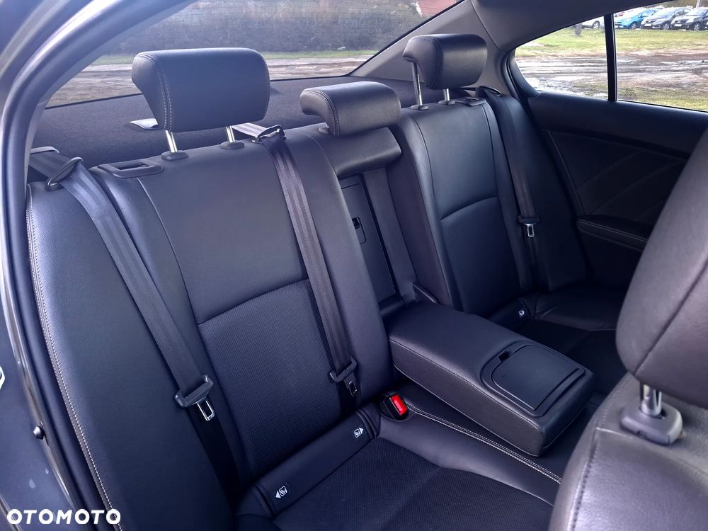 Toyota Avensis - 21