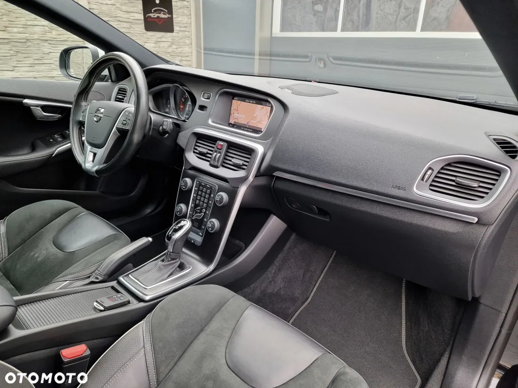 Volvo V40 T3 Geartronic RDesign - 29
