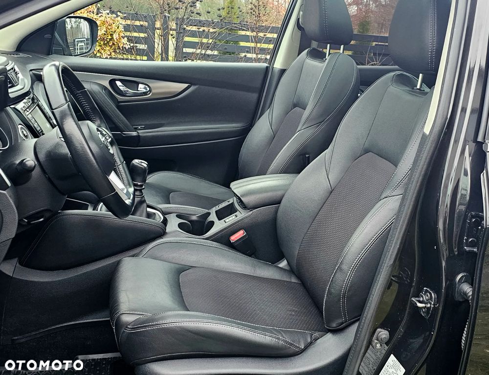 Nissan Qashqai 1.6 dCi DPF tekna - 16