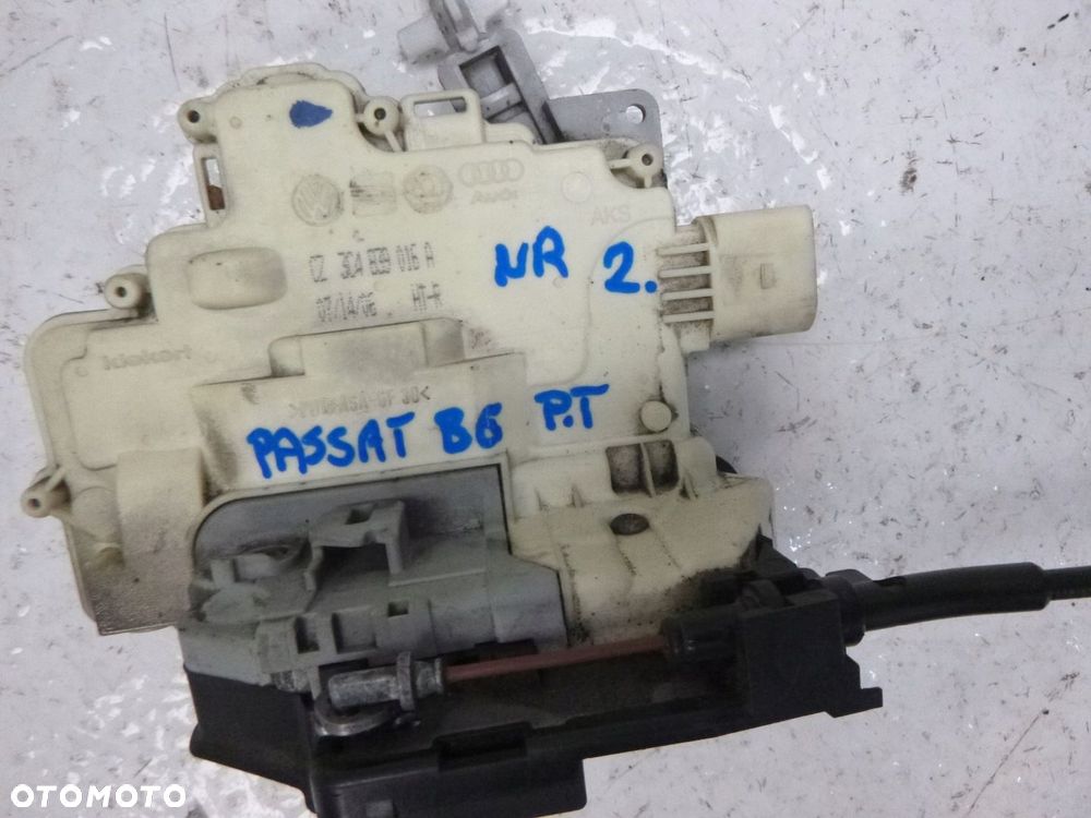 VW PASSAT B6 ZAMEK CENTRALKA DOCIĄG PRAWY TYŁ - 6