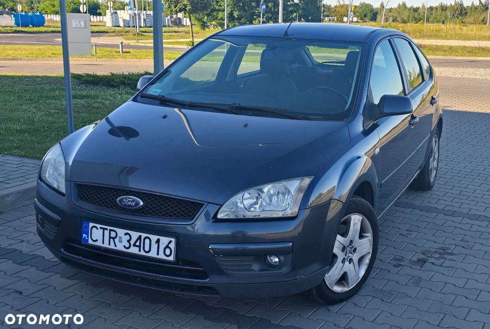 Ford Focus 1.6 16V Ambiente - 1