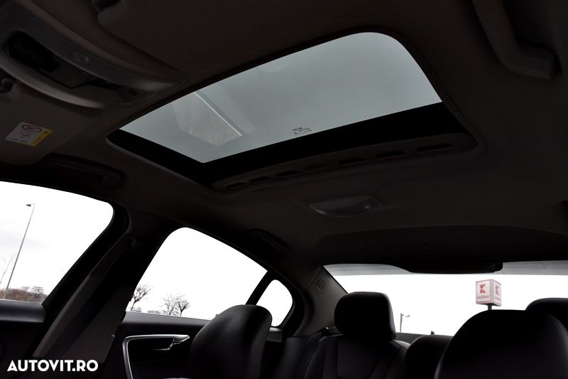 Volvo S60 T5 AWD Momentum - 5