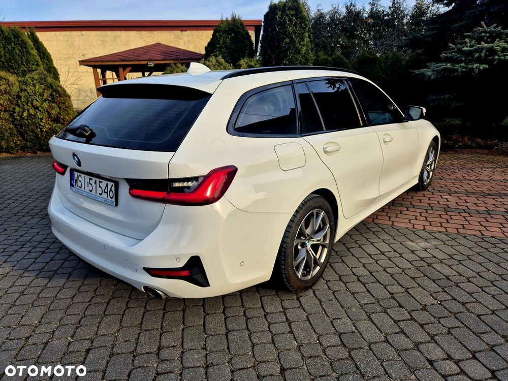 BMW Seria 3 318i Sport Line - 11