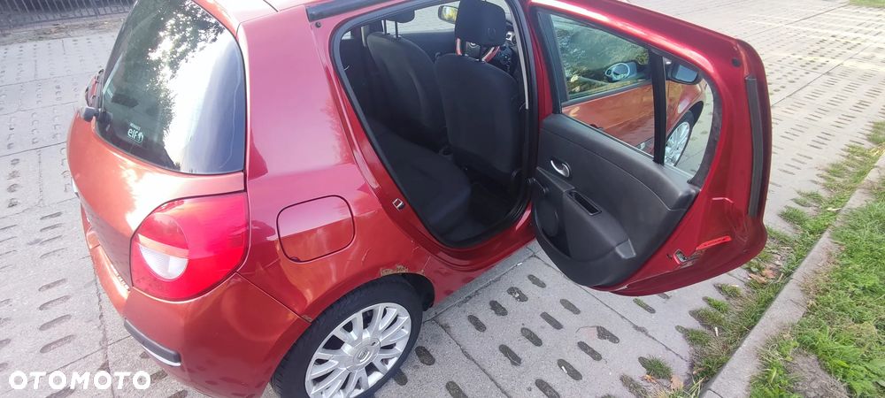 Renault Clio - 11