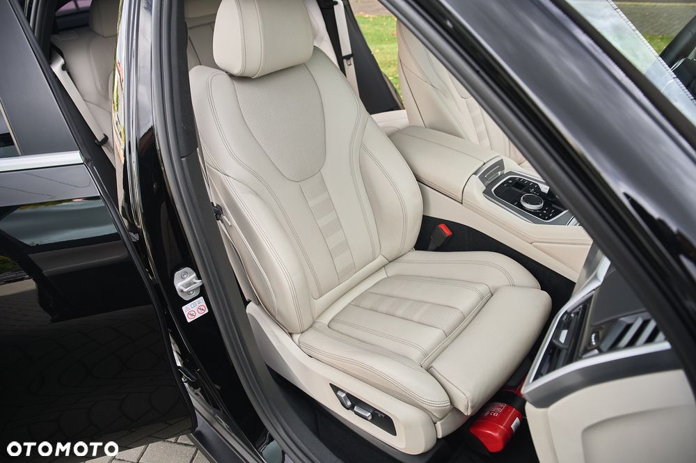 BMW X6 xDrive30d mHEV - 25