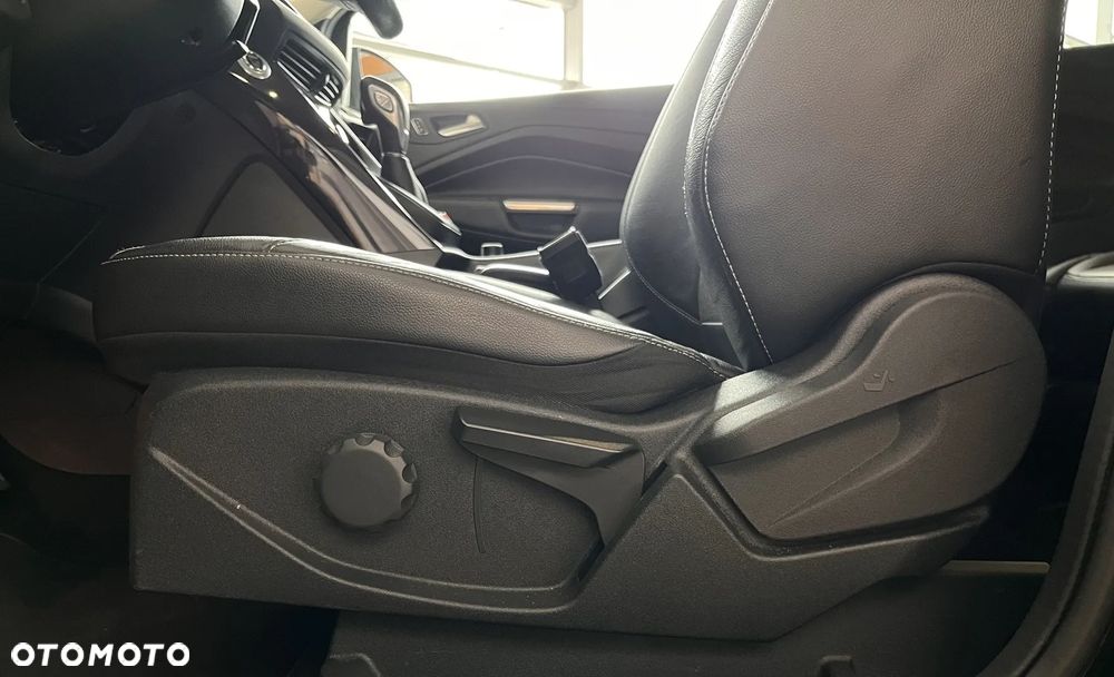 Ford Kuga 2.0 TDCi 4x4 Titanium - 20
