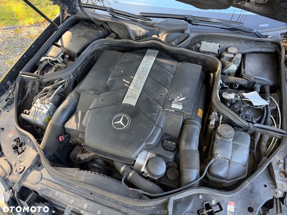 Mercedes-Benz Klasa E 500 4-Matic T Avantgarde - 23