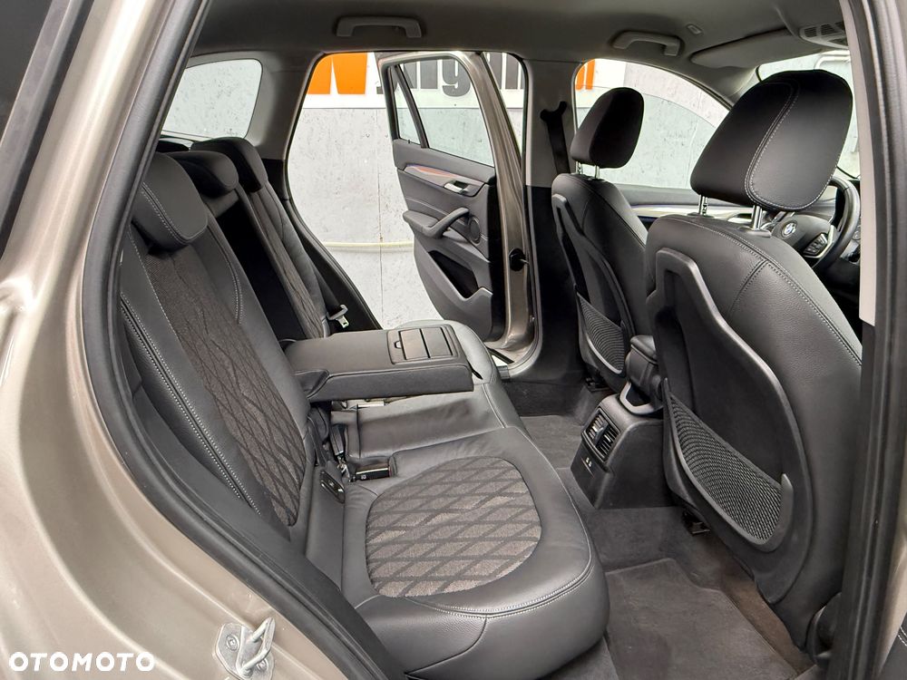 BMW X1 xDrive20i - 9