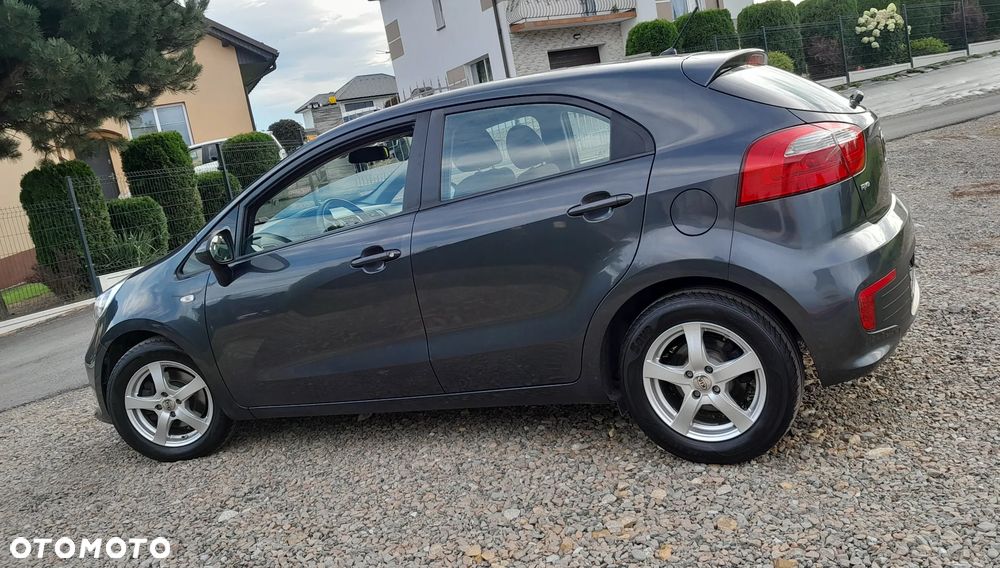 Kia Rio - 11