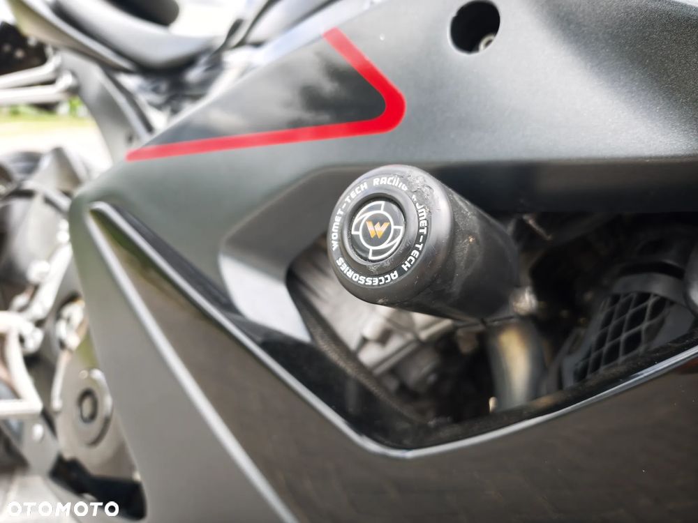 Suzuki GSX-R - 24
