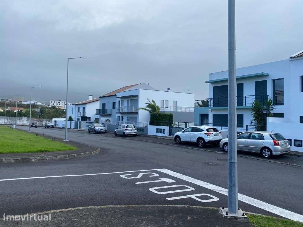Lote urbano destinado a comercio e habitação, Ribeira Grande - Grande imagem: 4/10