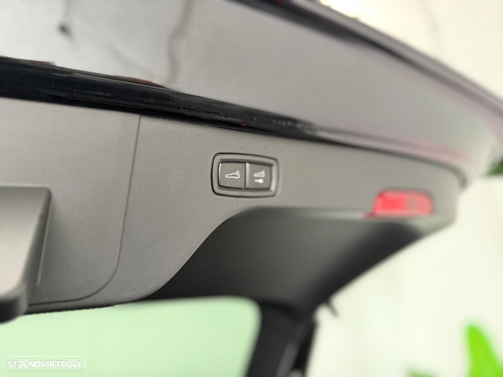 Porsche Macan Electric 4 - 31