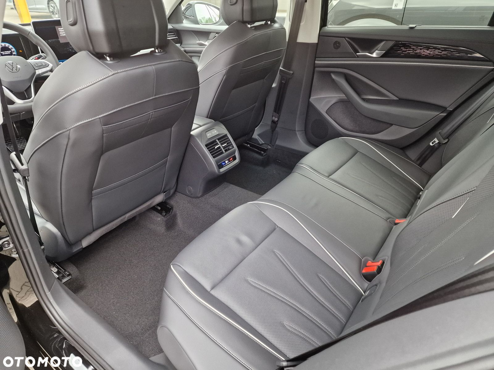 Volkswagen Passat 1.5 TSI EVO Elegance DSG - 13
