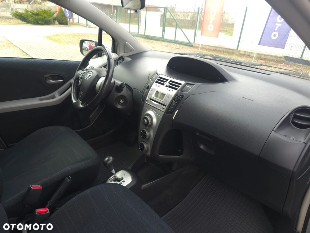 Toyota Yaris 1.3 Sol MM - 15