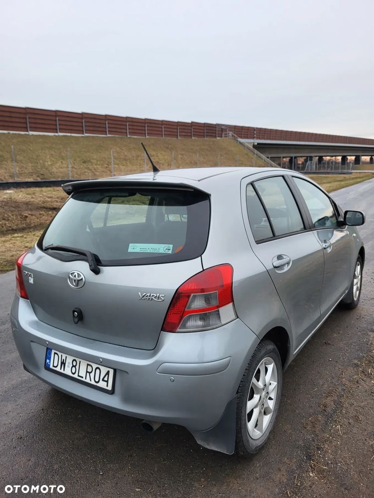 Toyota Yaris - 4