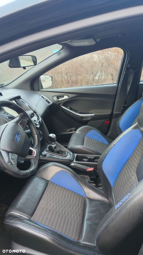 Ford Focus - 12