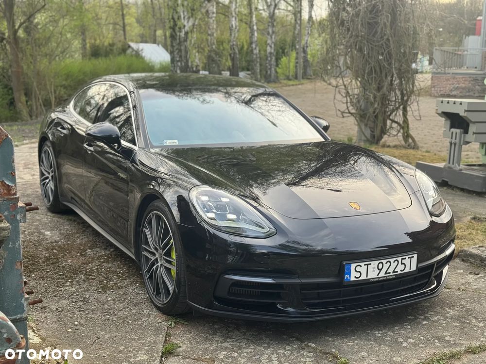 Porsche Panamera 4 E-Hybrid - 12