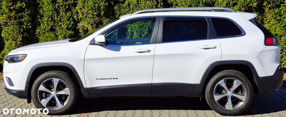 Jeep Cherokee - 19