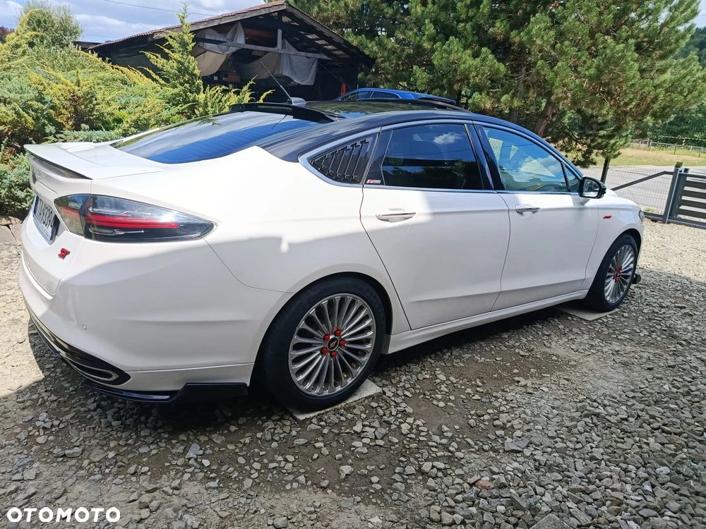 Ford Fusion 2.0 EcoBoost Titanium - 25