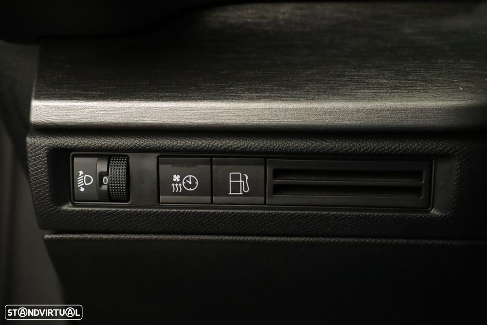 Citroën C5 X 1.6 Hybrid Plus e-EAT8 - 22