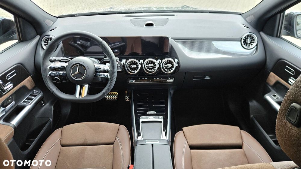 Mercedes-Benz GLA - 14