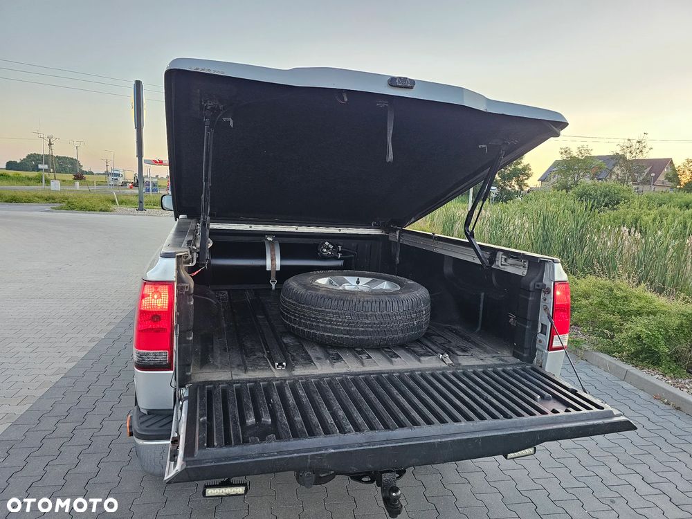 Nissan Titan 5.6 V8 SE Crew Cab - 11