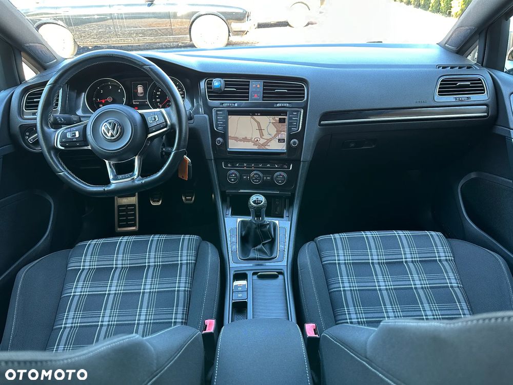 Volkswagen Golf 2.0 TDI BMT GTD - 25
