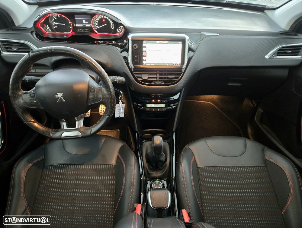 Peugeot 2008 1.2 PureTech GT Line - 8