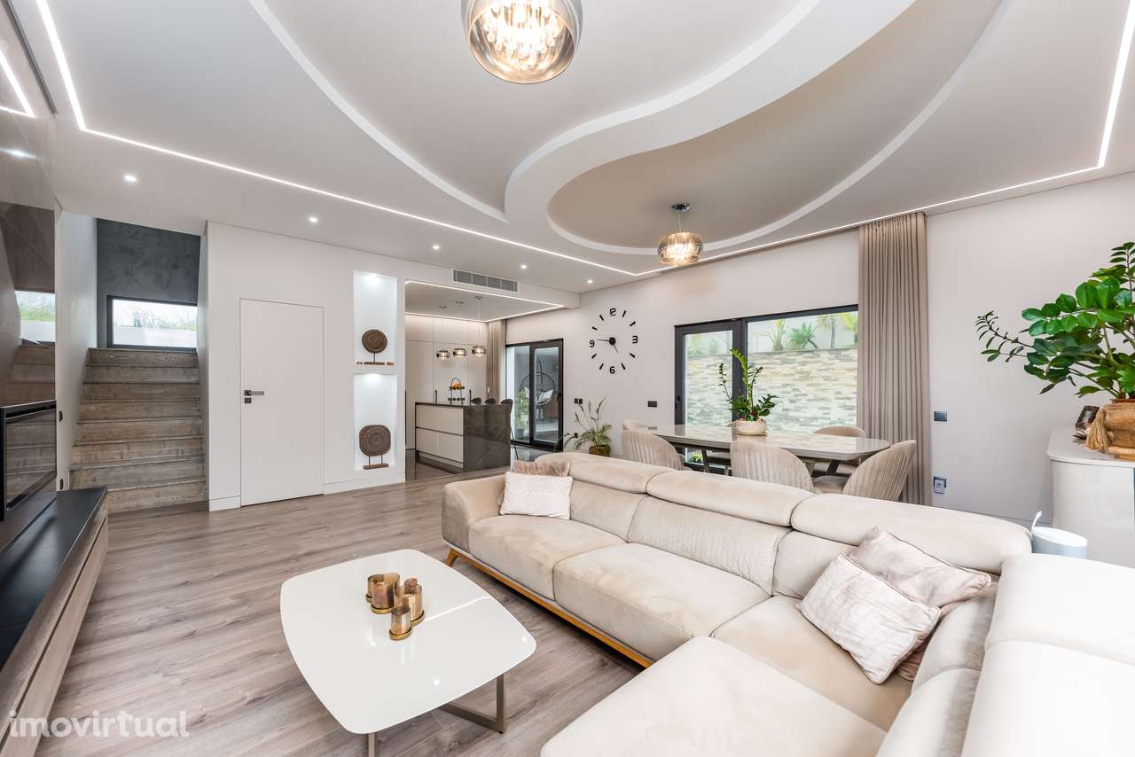 Moradia T4 Ramada | Piscina | Espaço exterior - Grande imagem: 2/52