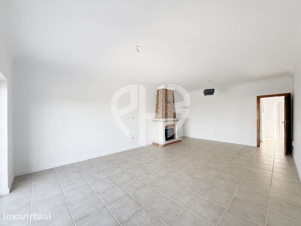 Moradia T4 com piscina e terreno de 900m2 - Quinta da Serralheira -... - Grande imagem: 5/60