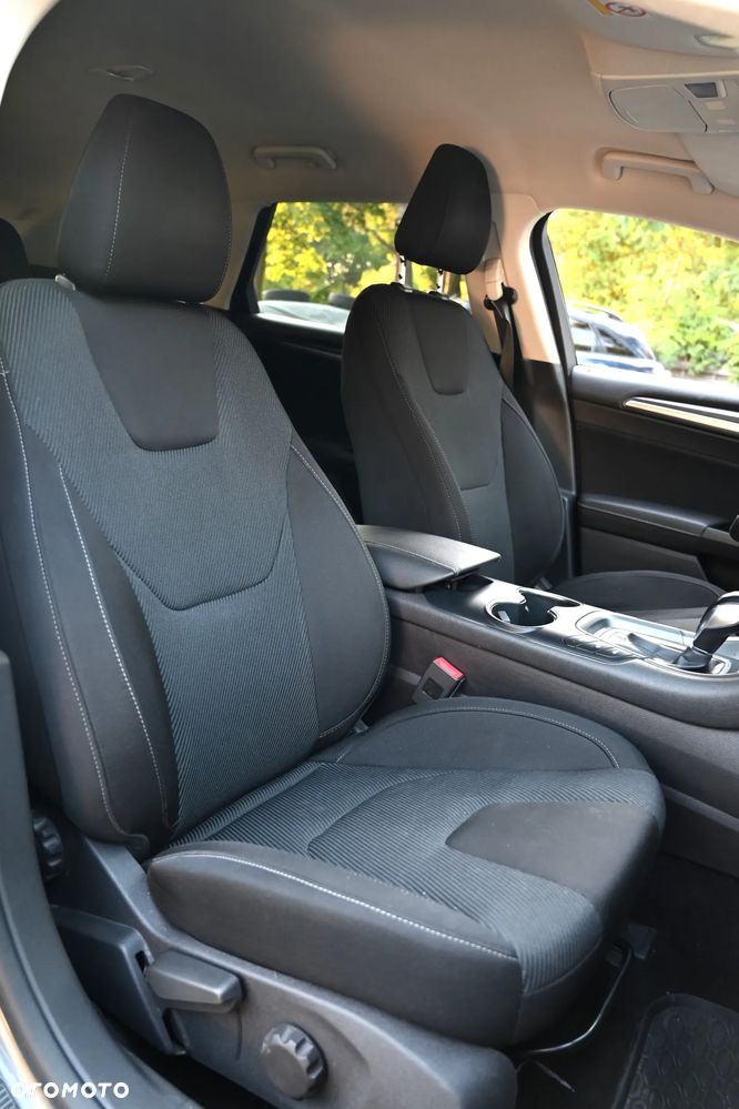 Ford Mondeo - 26