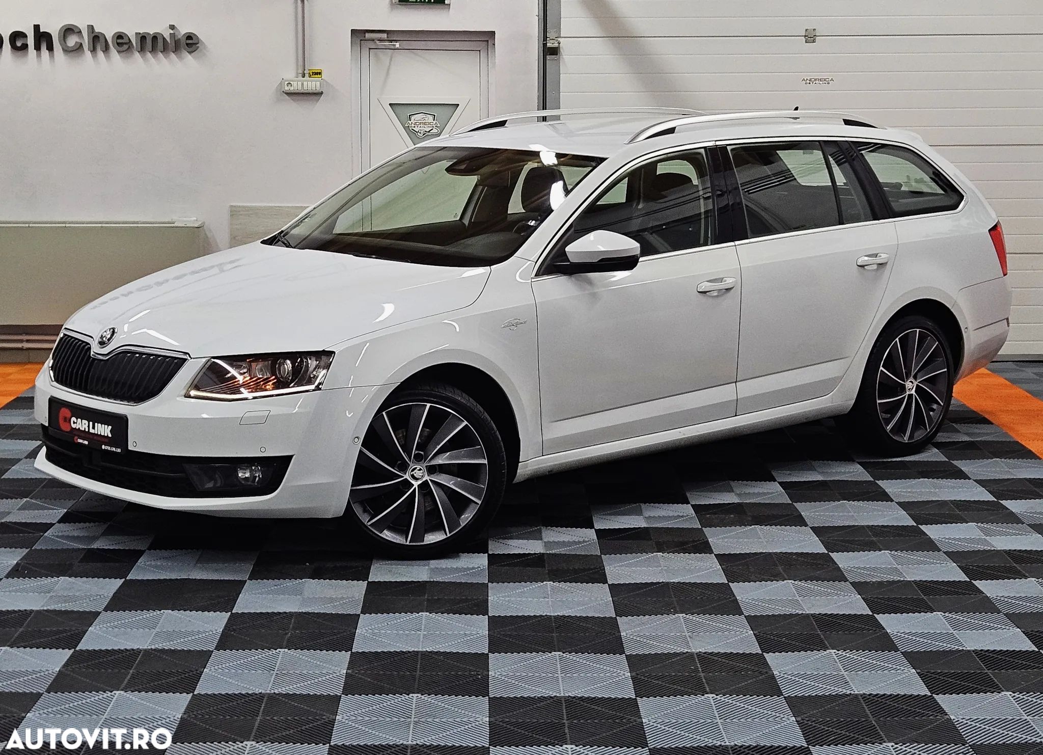 Skoda Octavia 2.0 TDI 4x4 DSG Laurin & Klement - 1