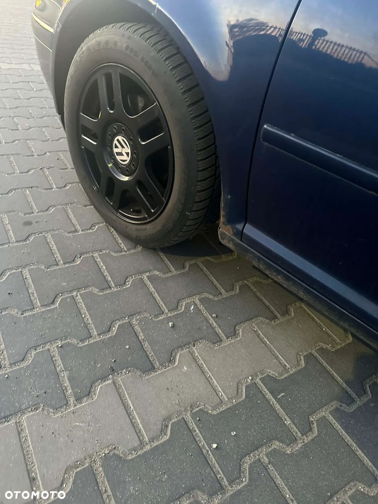 Volkswagen Golf - 10