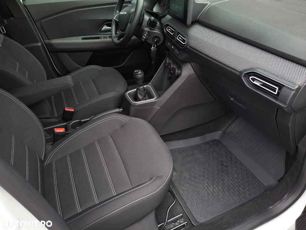 Dacia Logan TCe 90 MT5 Expression - 11