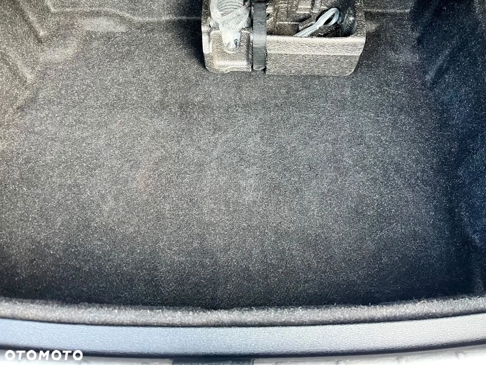 BMW X1 sDrive18d xLine - 36