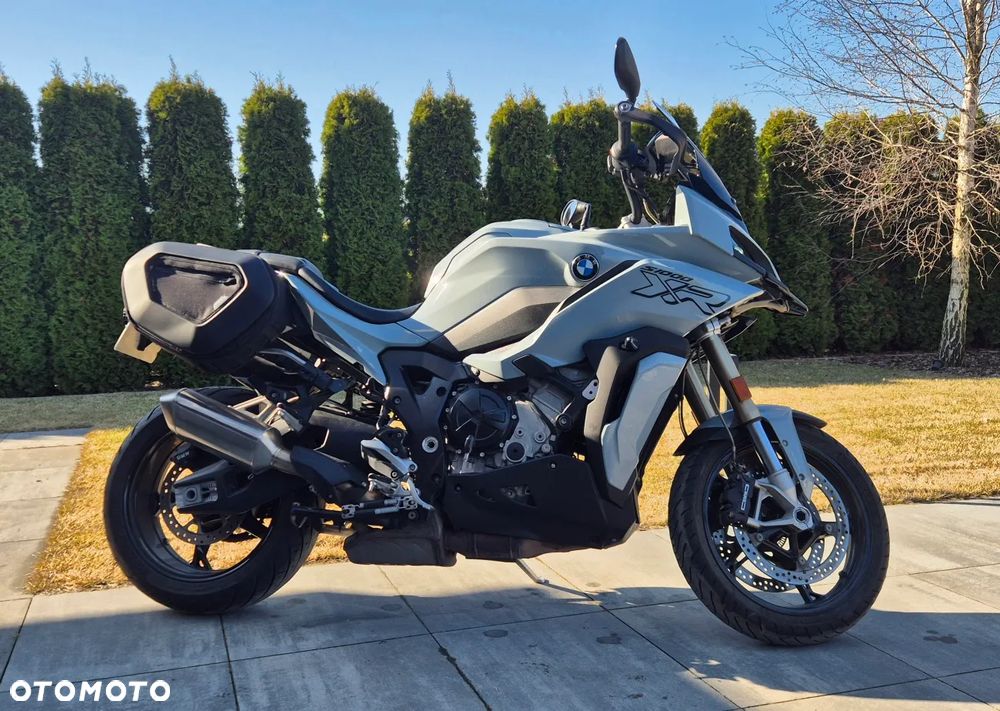 BMW XR - 6